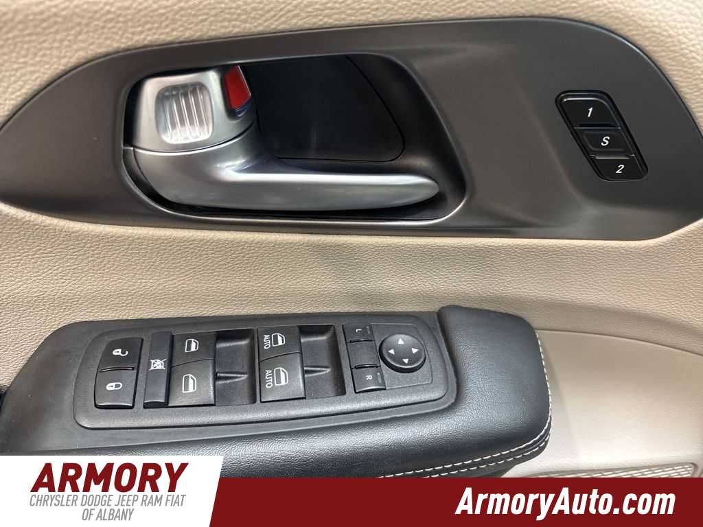 Thumbnail: 2024 Chrysler Pacifica - 8