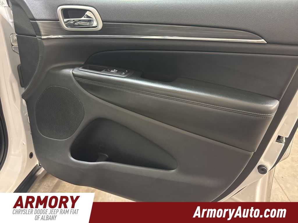 Thumbnail: 2020 Jeep Grand Cherokee - 36