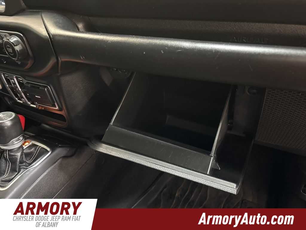 Thumbnail: 2019 Jeep Wrangler - 38