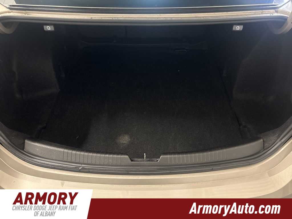 Thumbnail: 2023 Chevrolet Malibu - 28