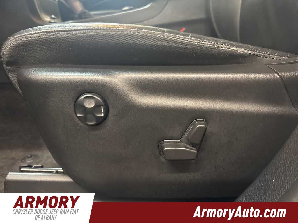 Thumbnail: 2021 Jeep Grand Cherokee - 14