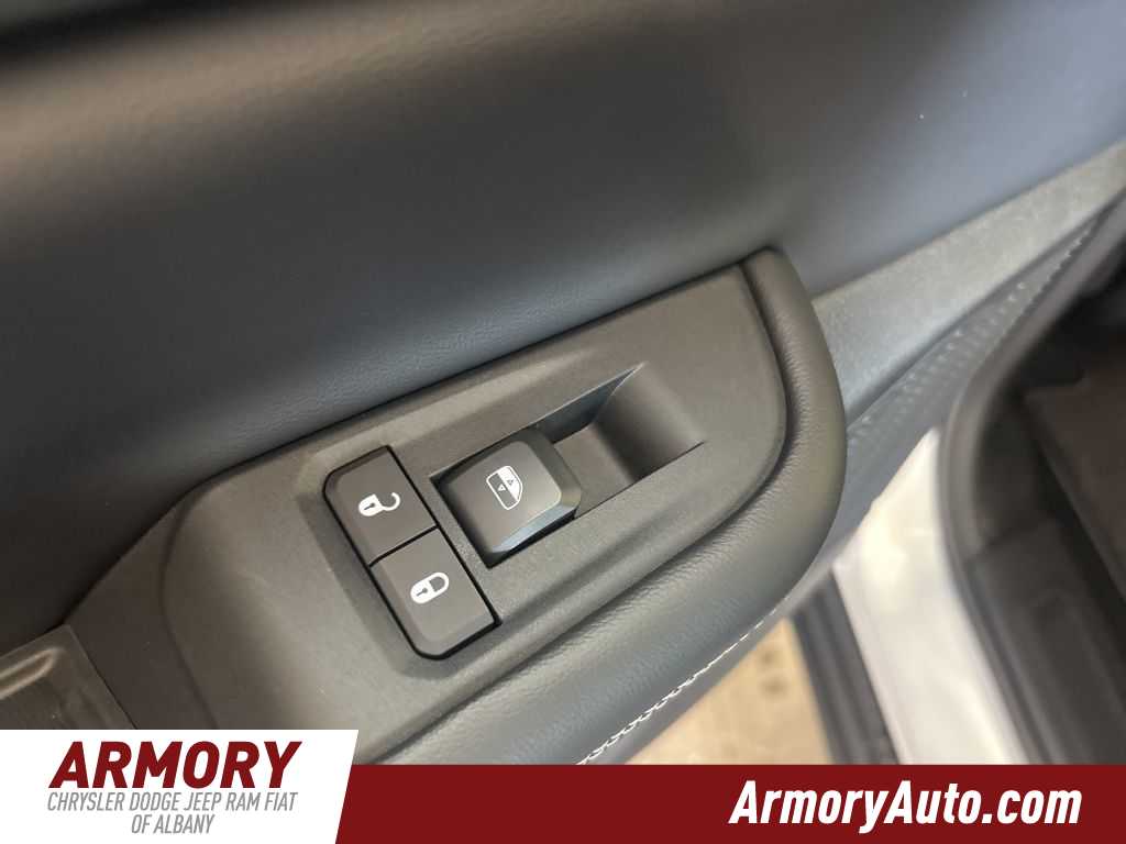 Thumbnail: 2026 Jeep Grand Cherokee - 26