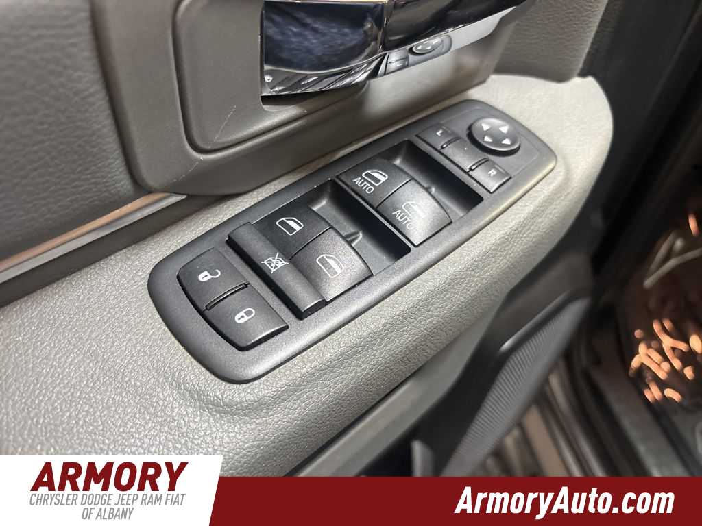 Thumbnail: 2019 RAM 1500 Classic - 8