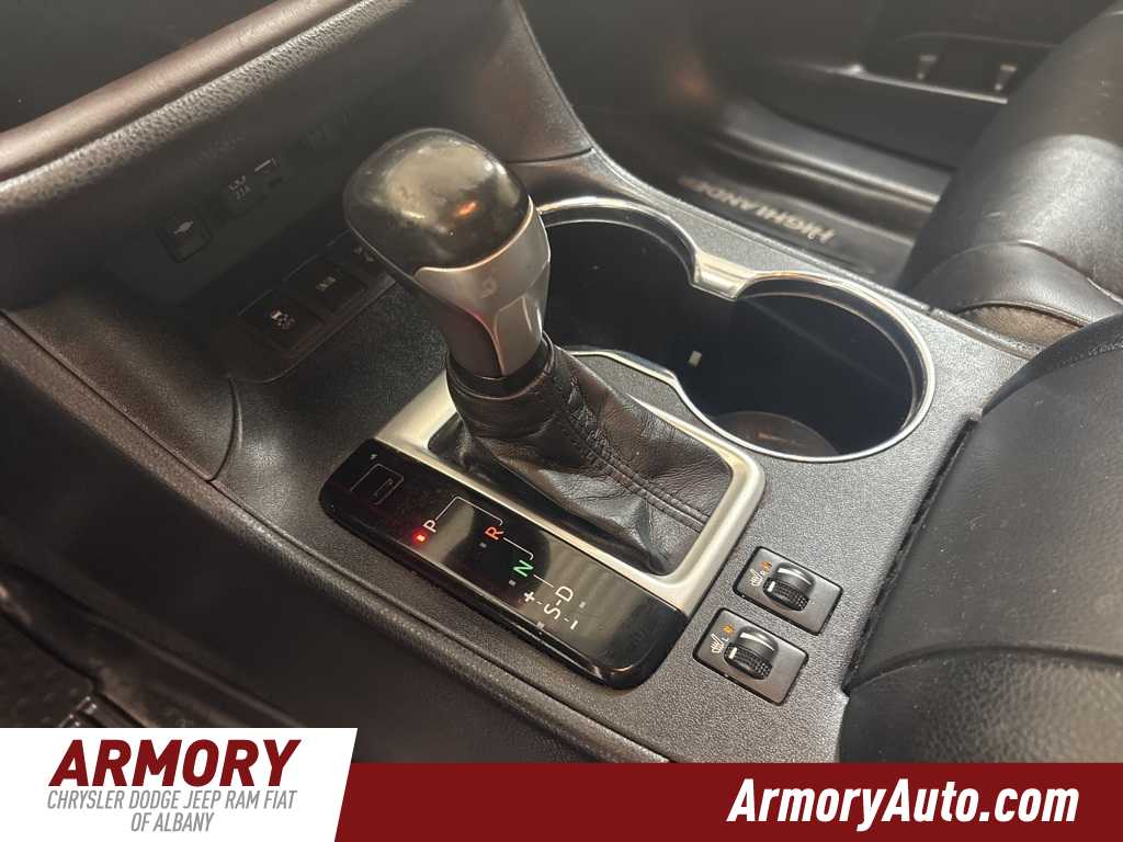 Thumbnail: 2019 Toyota Highlander - 18