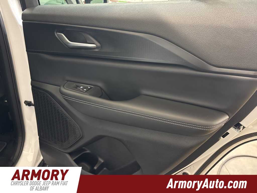 Thumbnail: 2025 Jeep Grand Cherokee - 31