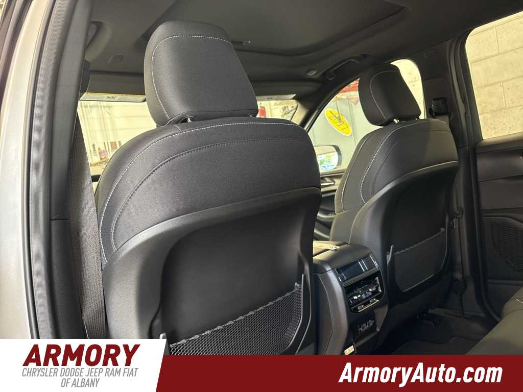 Thumbnail: 2025 Jeep Grand Cherokee - 23