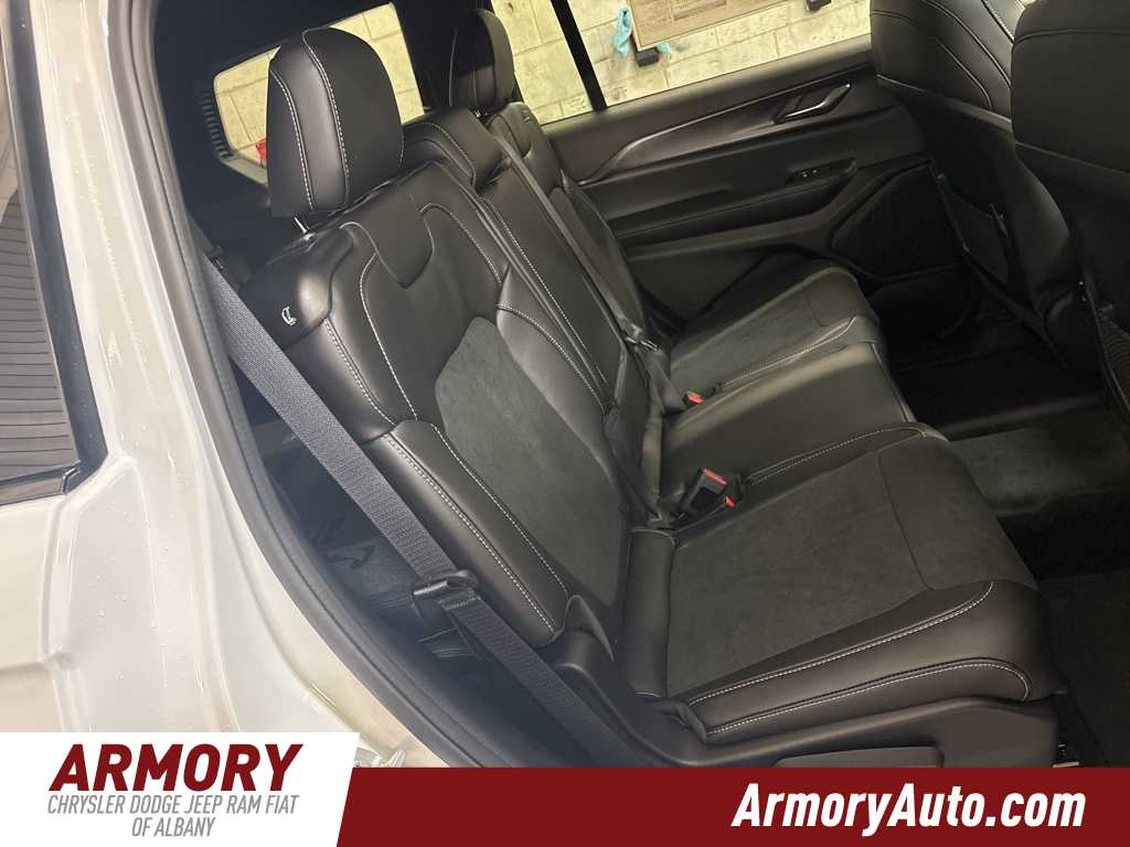 Thumbnail: 2025 Jeep Grand Cherokee L - 30