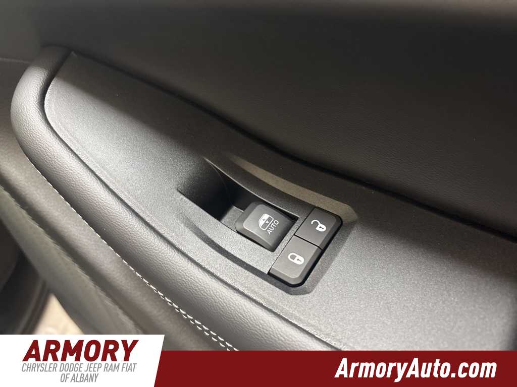 Thumbnail: 2025 Jeep Grand Cherokee L - 35