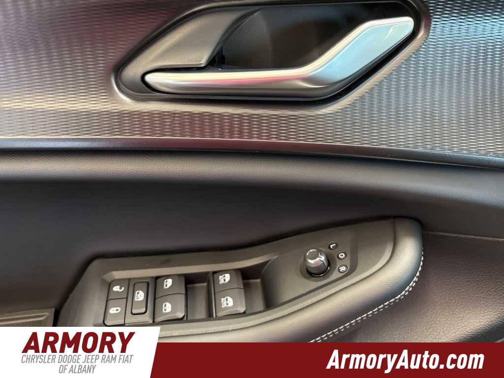 Thumbnail: 2025 Jeep Grand Cherokee L - 8