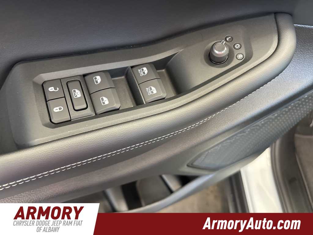 Thumbnail: 2025 Jeep Grand Cherokee L - 8