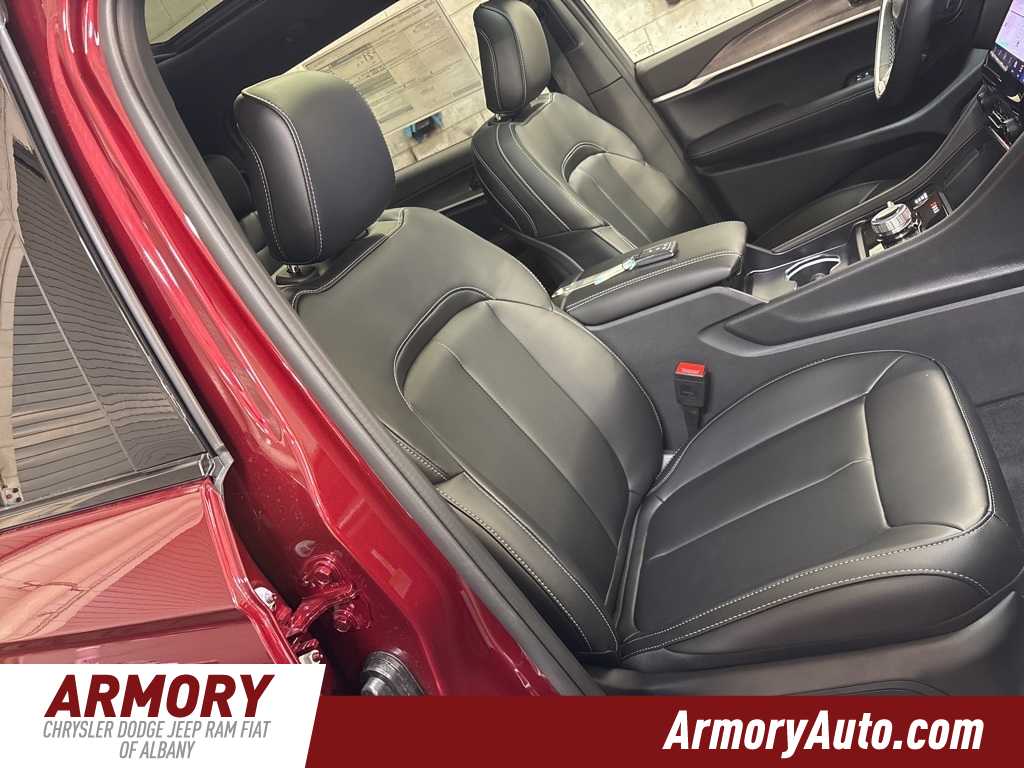 Thumbnail: 2025 Jeep Grand Cherokee L - 41