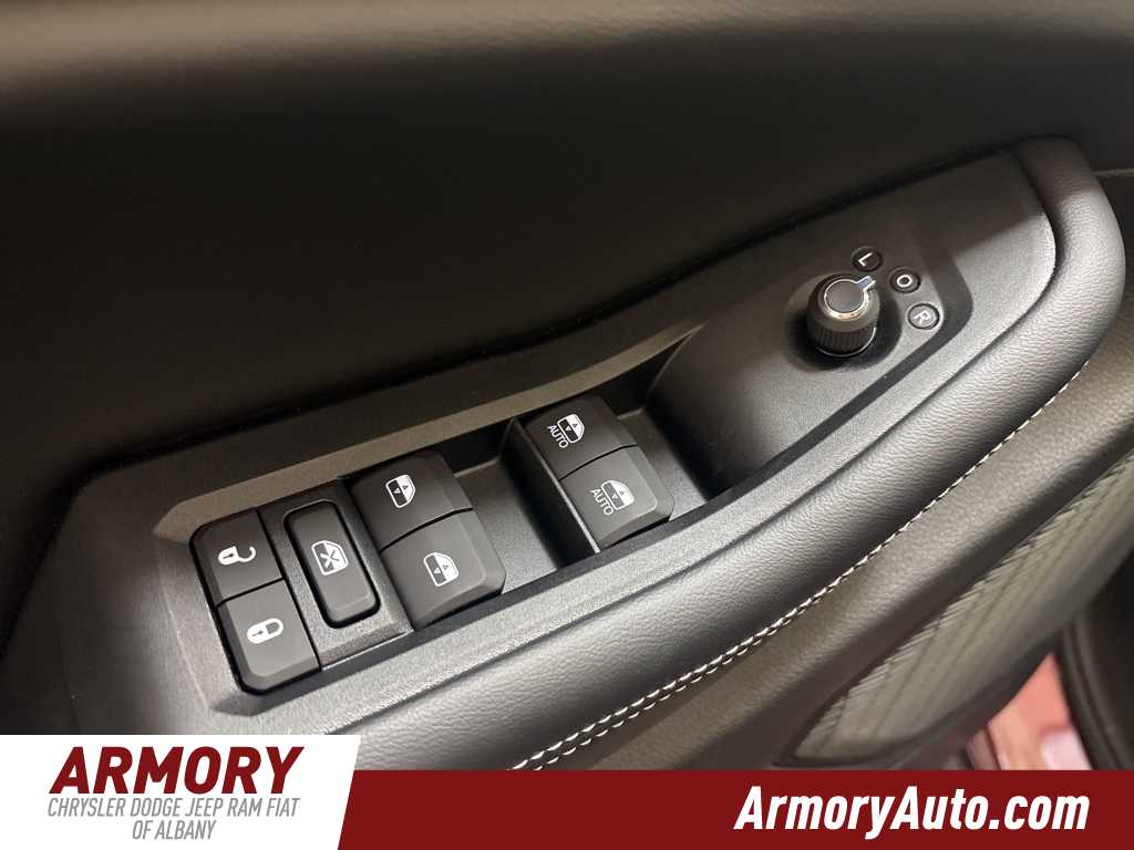 Thumbnail: 2025 Jeep Grand Cherokee - 8