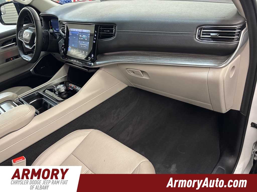 Thumbnail: 2024 Jeep Wagoneer - 46