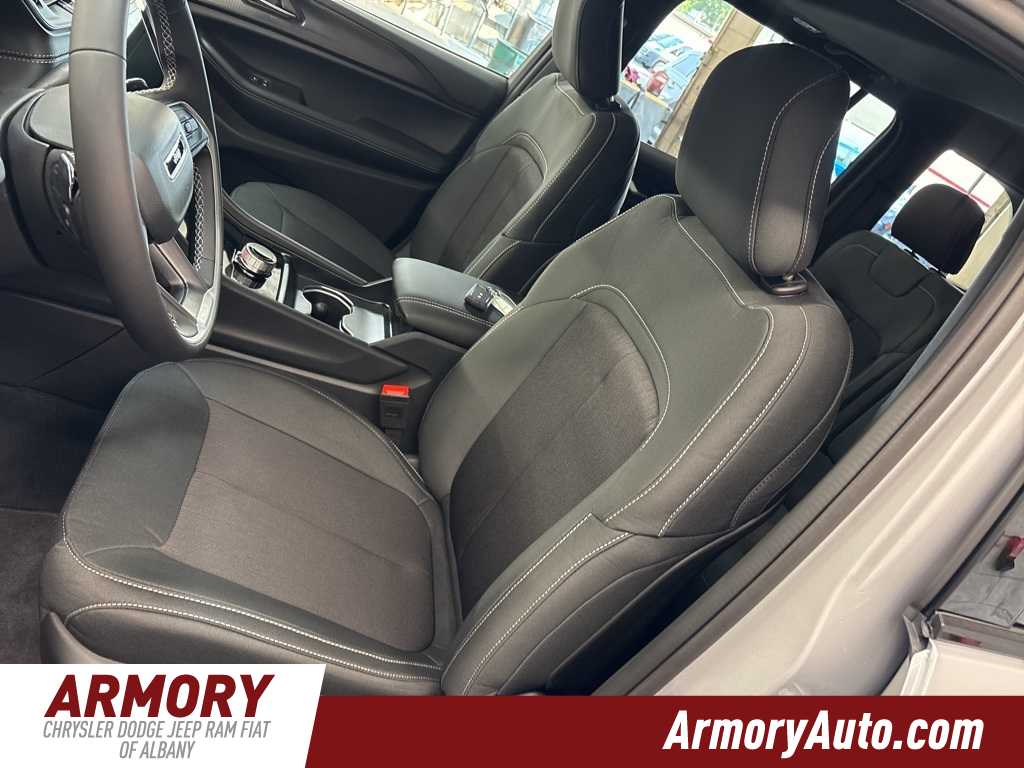 Thumbnail: 2025 Jeep Grand Cherokee - 10