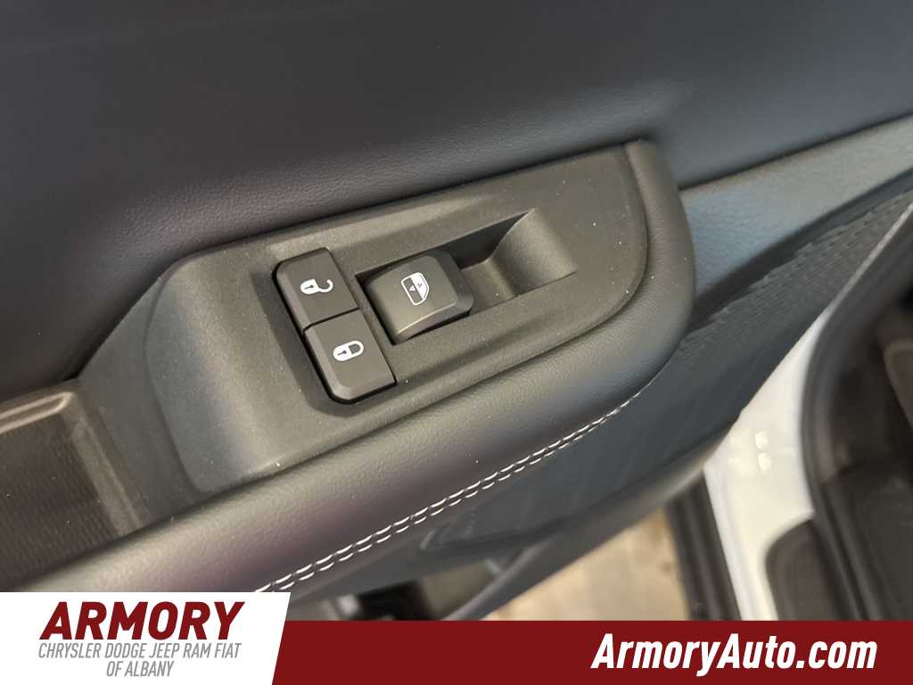 Thumbnail: 2025 Jeep Grand Cherokee L - 24