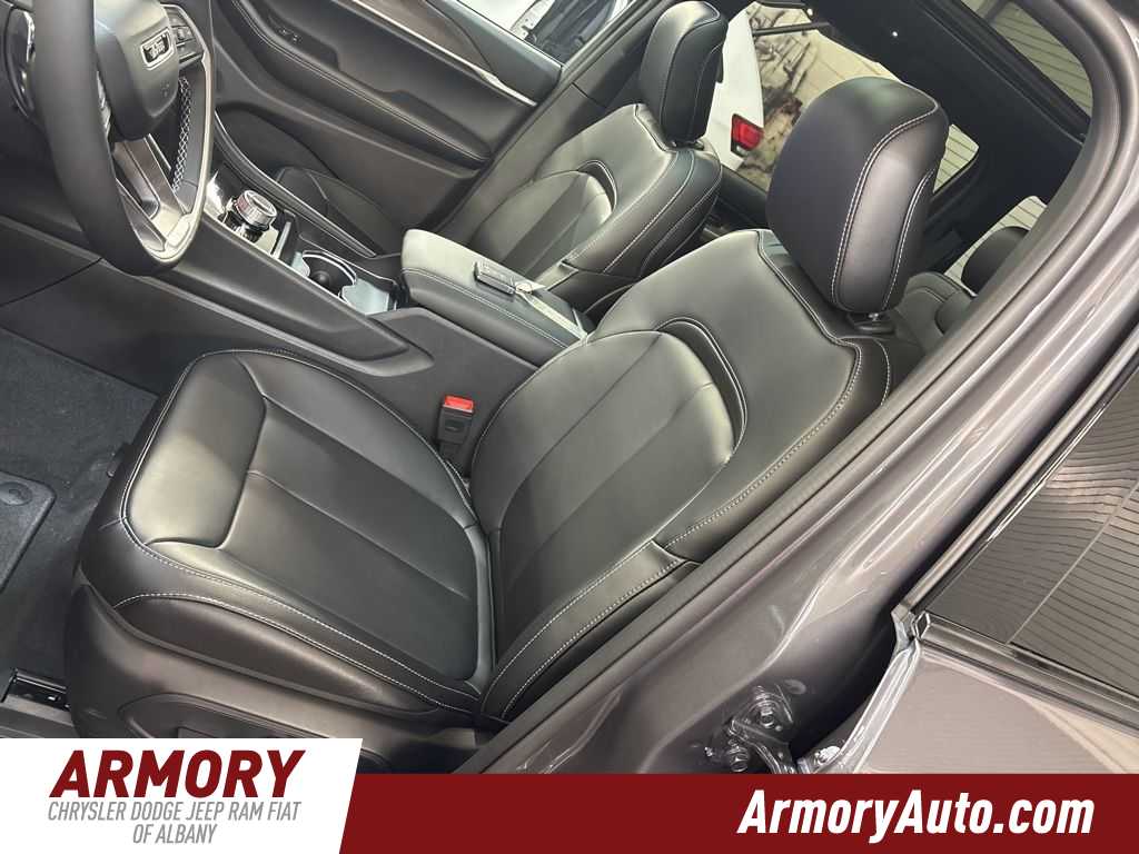 Thumbnail: 2025 Jeep Grand Cherokee - 13