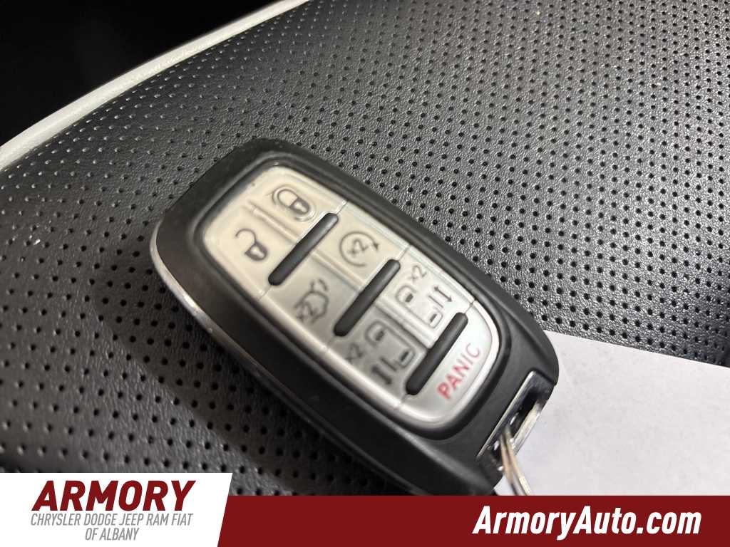 Thumbnail: 2023 Chrysler Pacifica - 21