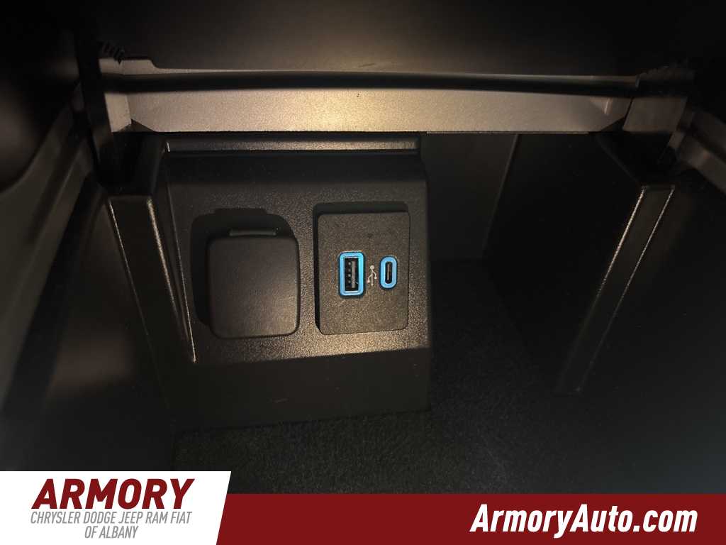 Thumbnail: 2021 Ford Explorer - 17