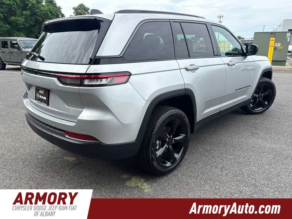 Thumbnail: 2026 Jeep Grand Cherokee - 4