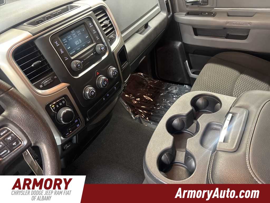 Thumbnail: 2019 RAM 1500 Classic - 15