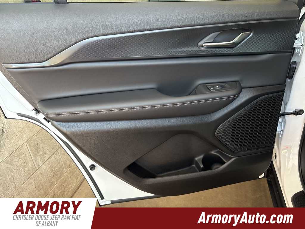 Thumbnail: 2025 Jeep Grand Cherokee L - 25