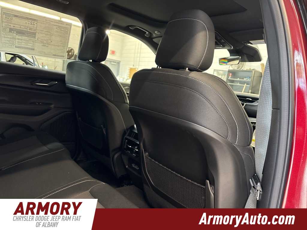 Thumbnail: 2025 Jeep Grand Cherokee - 26