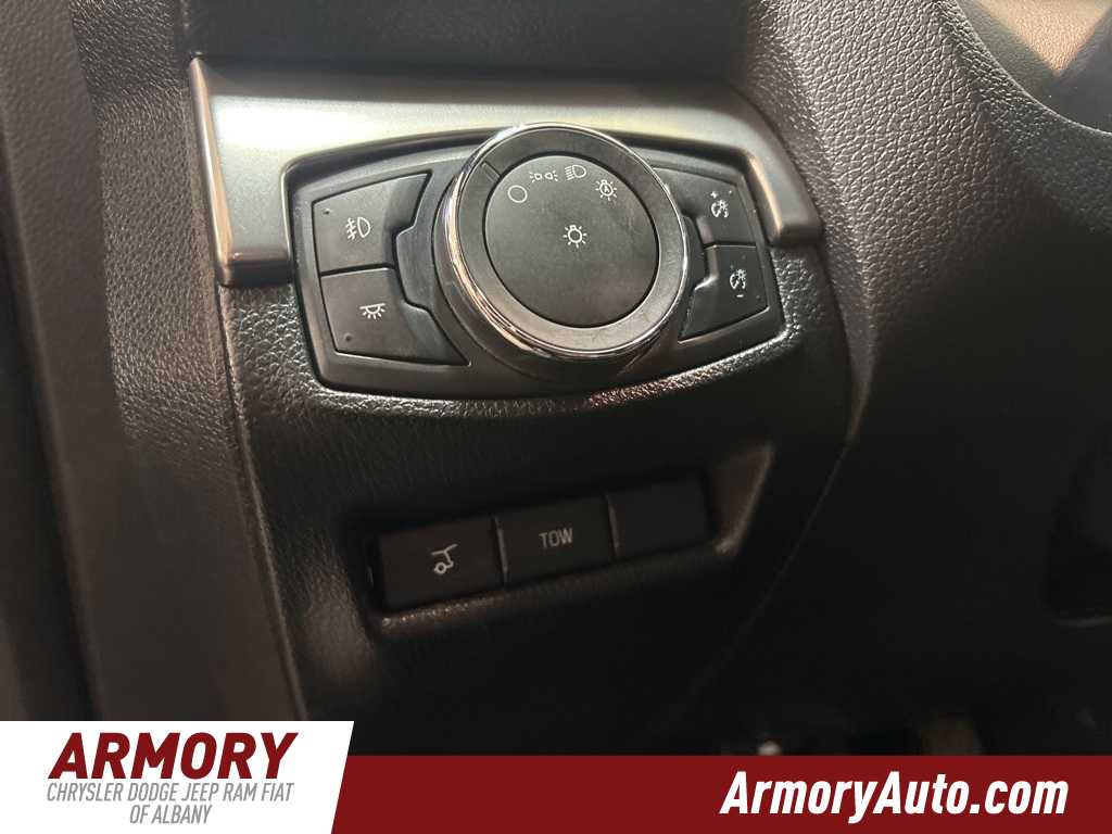 Thumbnail: 2019 Ford Explorer - 11