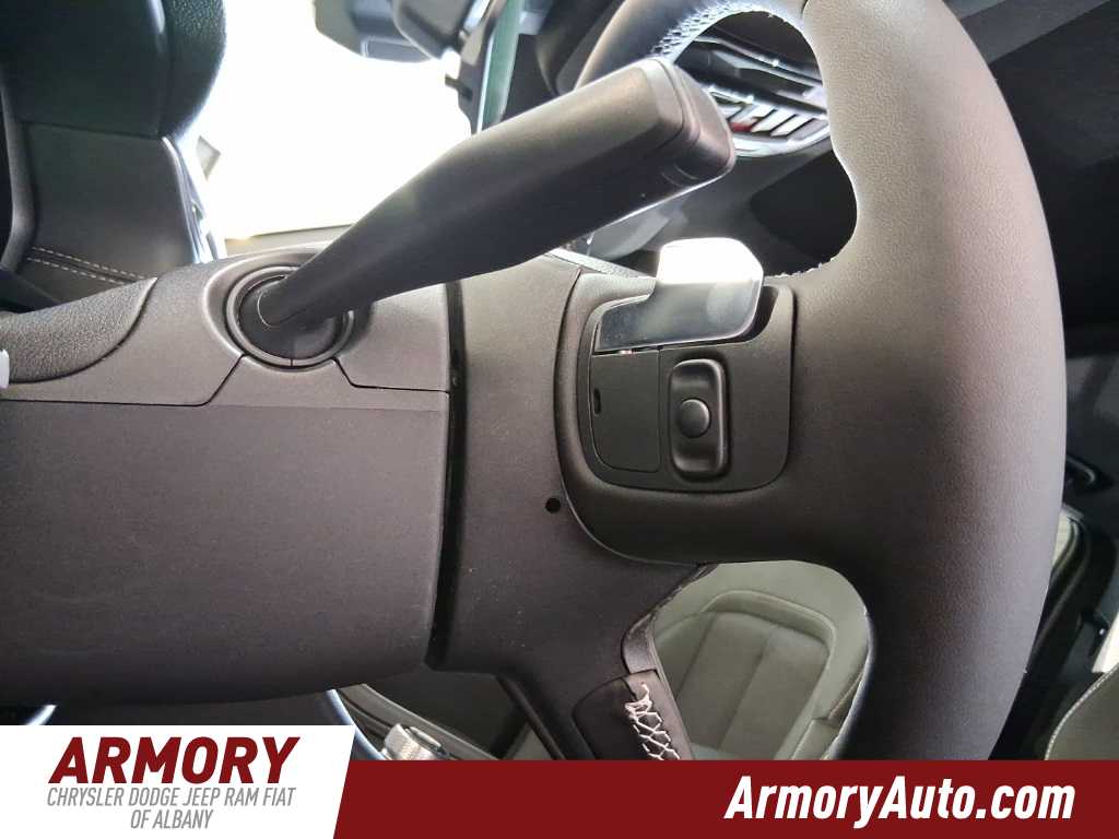 Thumbnail: 2025 Jeep Grand Cherokee - 11