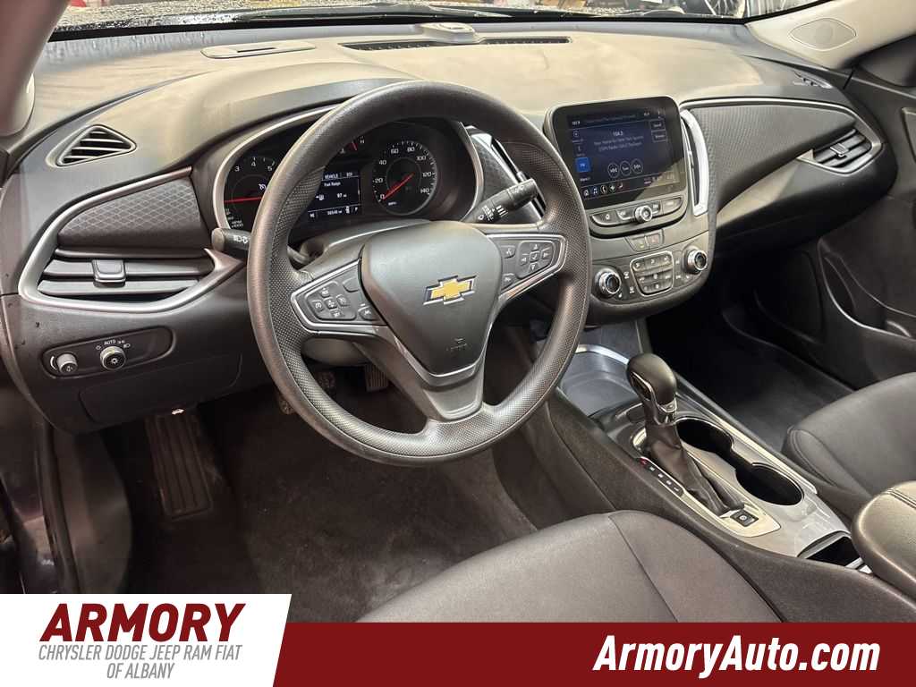 Thumbnail: 2023 Chevrolet Malibu - 9