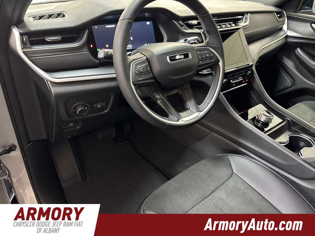 Thumbnail: 2025 Jeep Grand Cherokee - 9