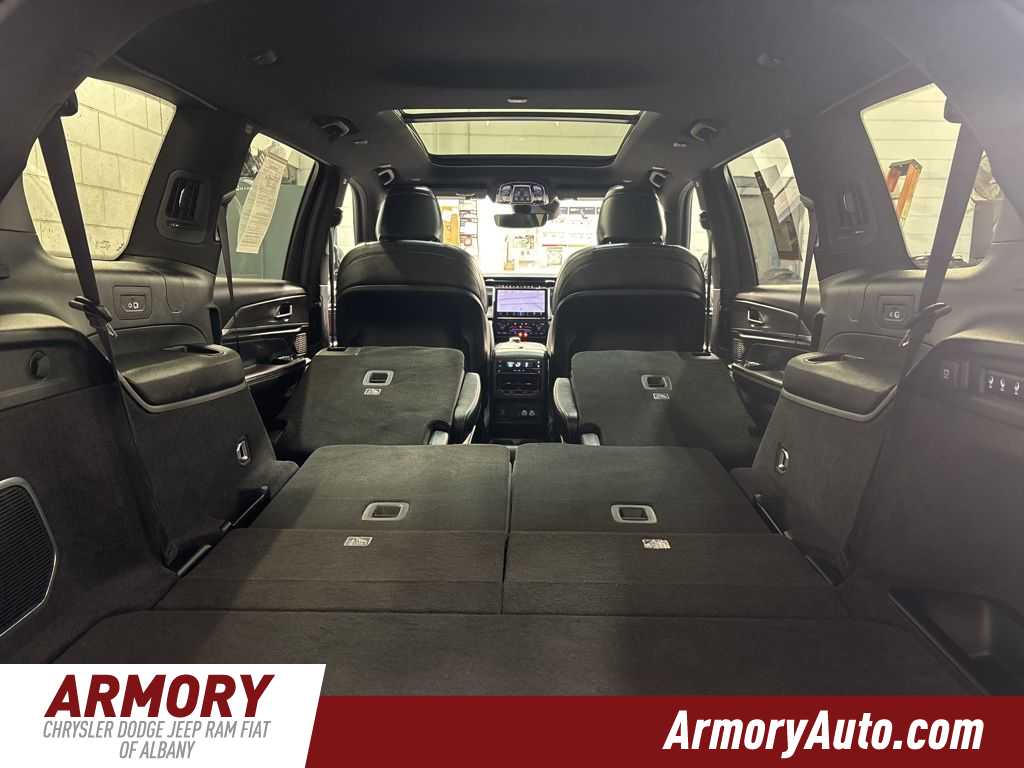 Thumbnail: 2023 Jeep Grand Cherokee L - 37