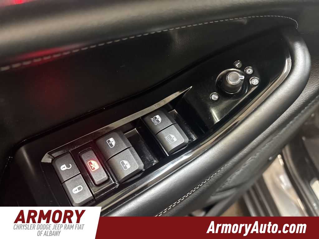 Thumbnail: 2023 Jeep Grand Cherokee L - 8