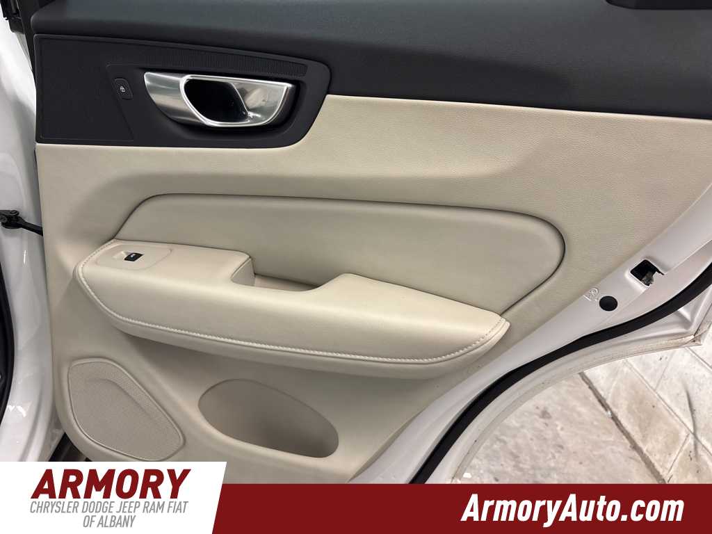 Thumbnail: 2024 Volvo XC60 - 33