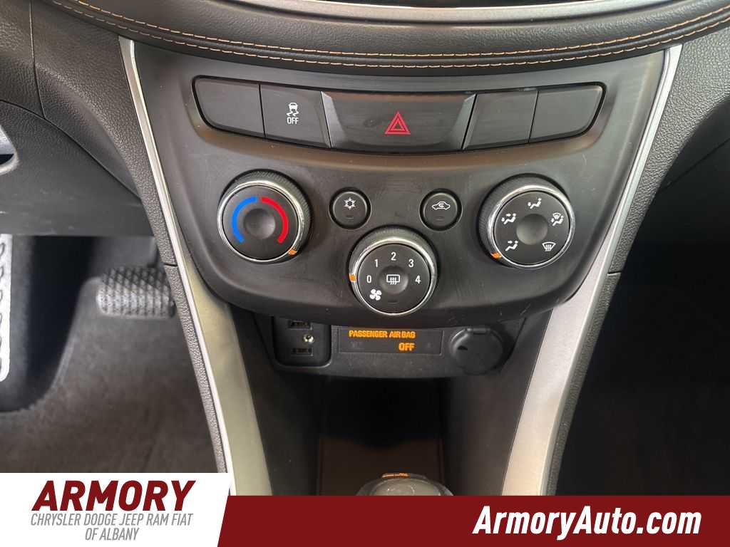 Thumbnail: 2020 Chevrolet Trax - 17