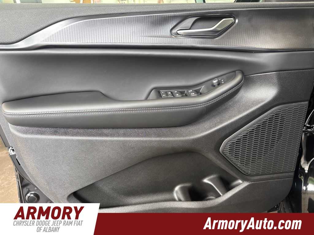 Thumbnail: 2026 Jeep Grand Cherokee L - 7