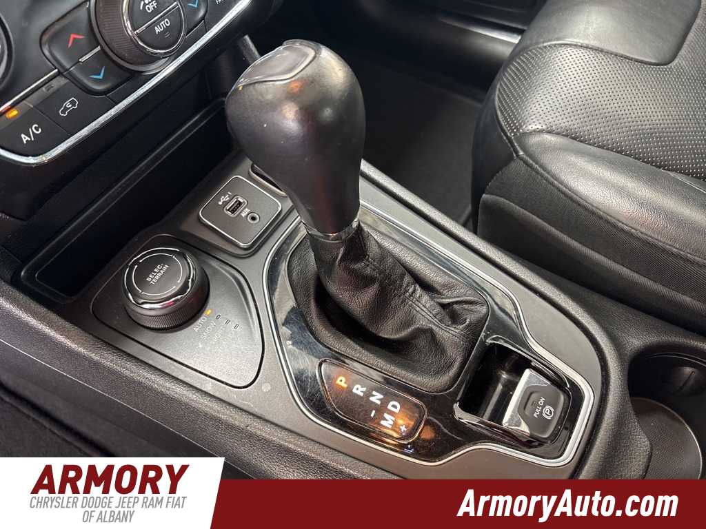 Thumbnail: 2019 Jeep Cherokee - 22