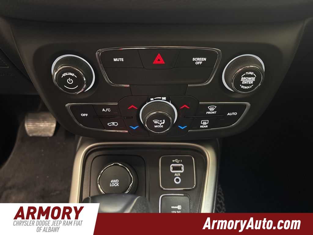 Thumbnail: 2020 Jeep Compass - 18