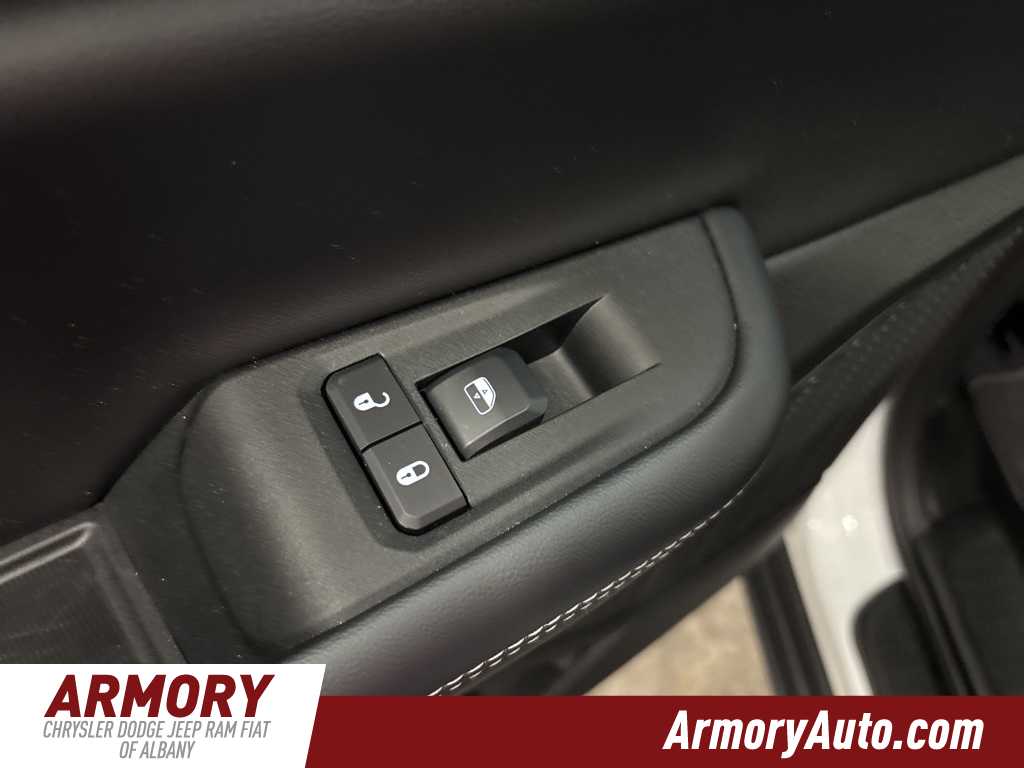 Thumbnail: 2025 Jeep Grand Cherokee L - 23