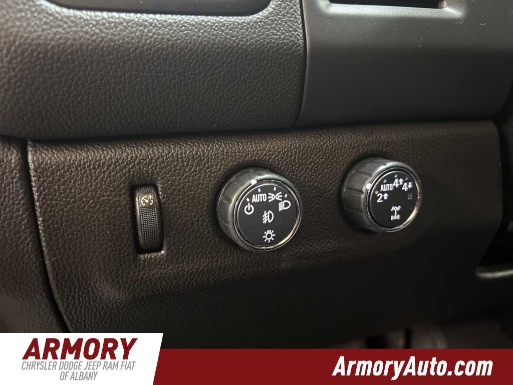 Thumbnail: 2022 Chevrolet Colorado - 11