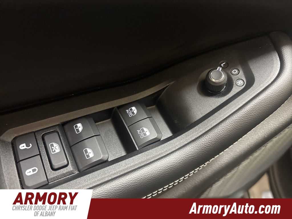 Thumbnail: 2026 Jeep Grand Cherokee - 8