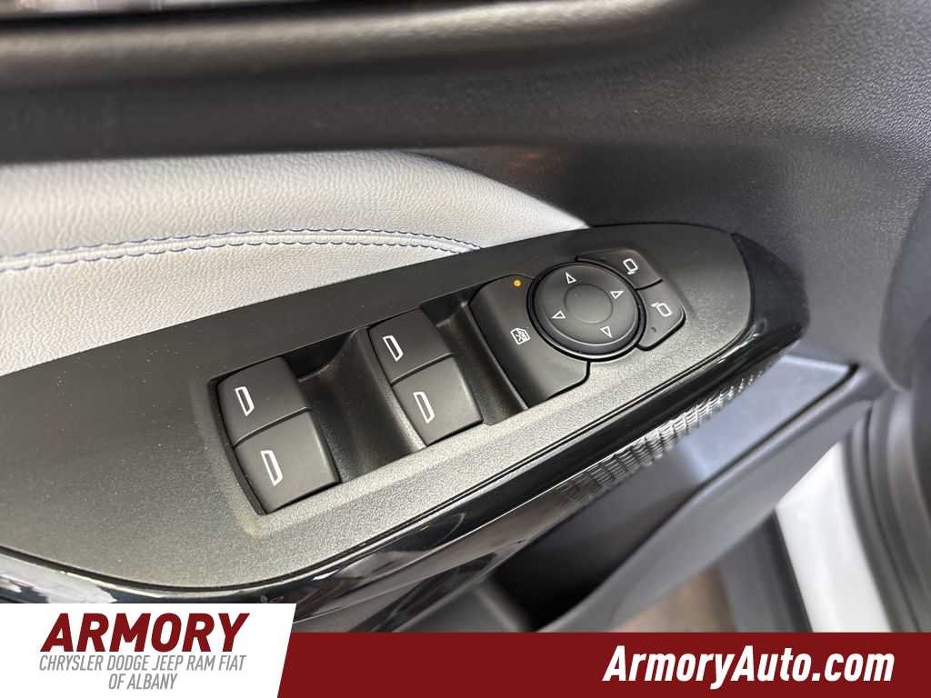 Thumbnail: 2025 Chevrolet Trax - 8