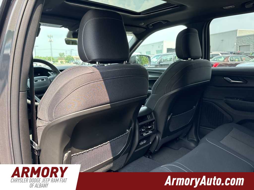 Thumbnail: 2025 Jeep Grand Cherokee - 24