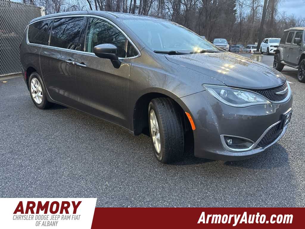 Thumbnail: 2017 Chrysler Pacifica - 2