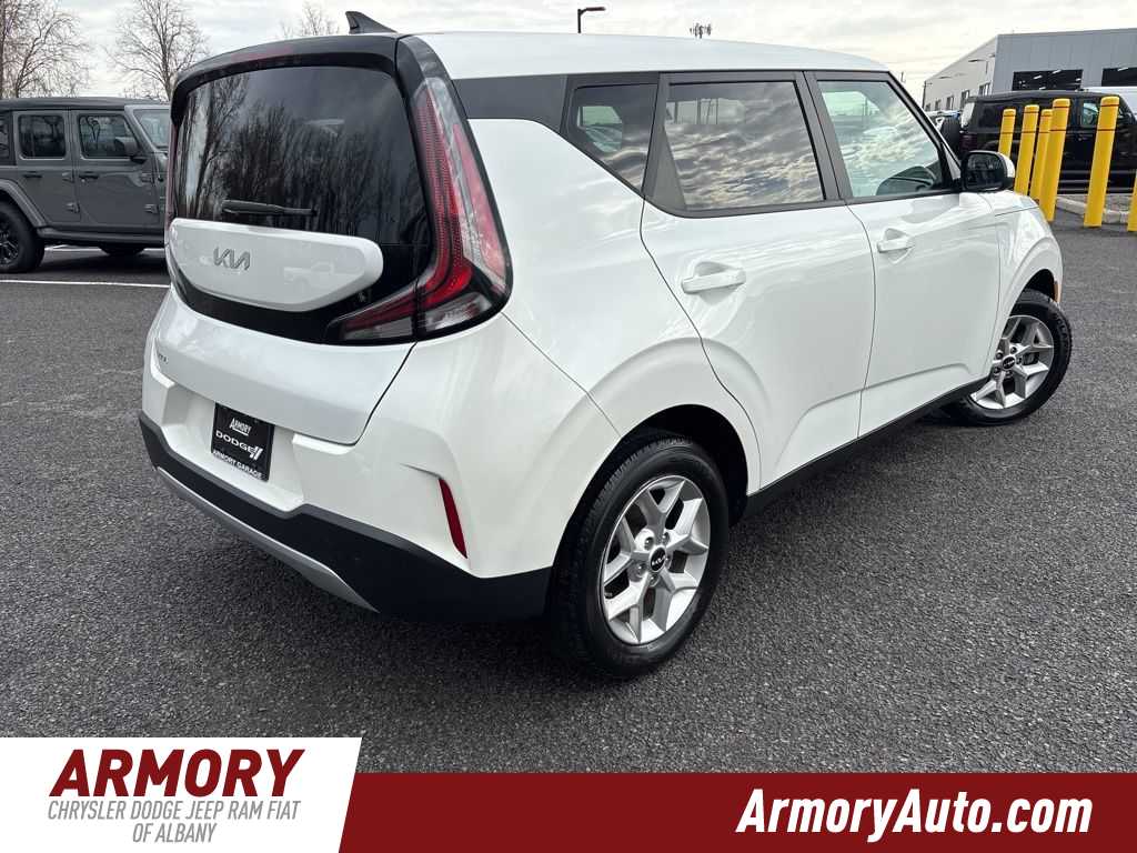 Thumbnail: 2024 Kia Soul - 4