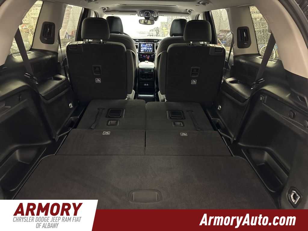 Thumbnail: 2023 Jeep Grand Cherokee L - 30