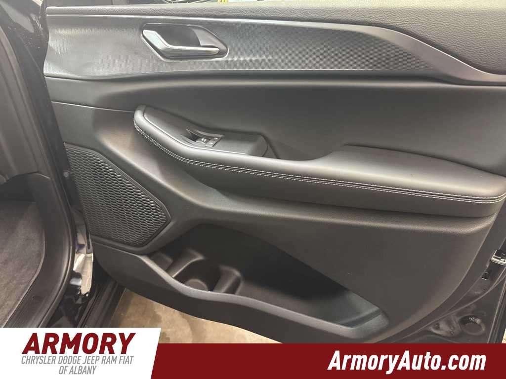 Thumbnail: 2025 Jeep Grand Cherokee - 36