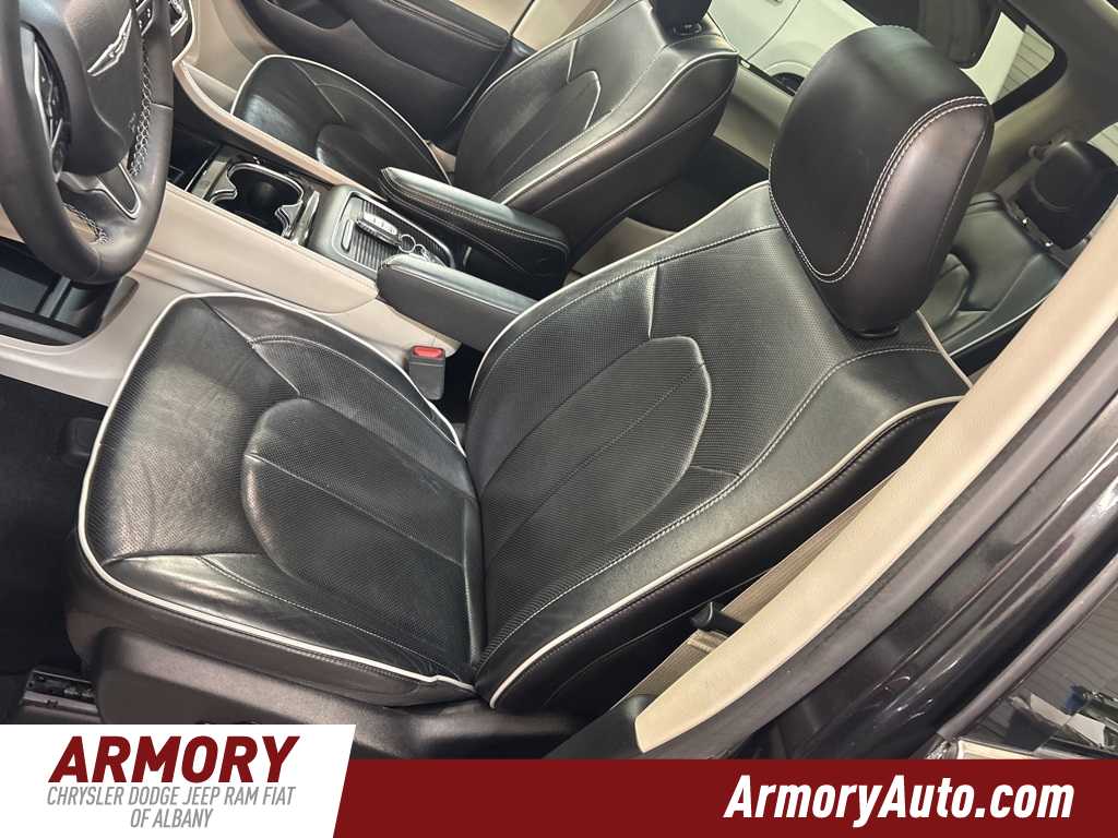 Thumbnail: 2023 Chrysler Pacifica - 12