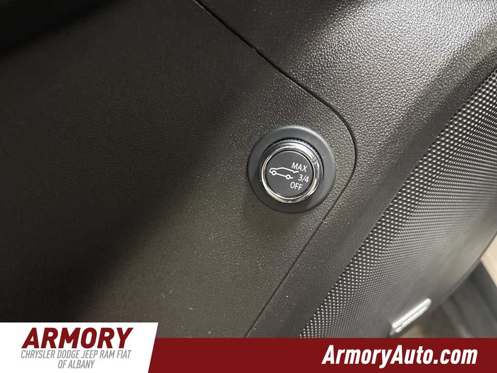 Thumbnail: 2023 GMC Acadia - 9