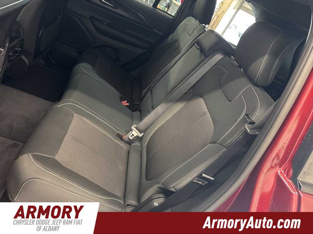 Thumbnail: 2025 Jeep Grand Cherokee - 24