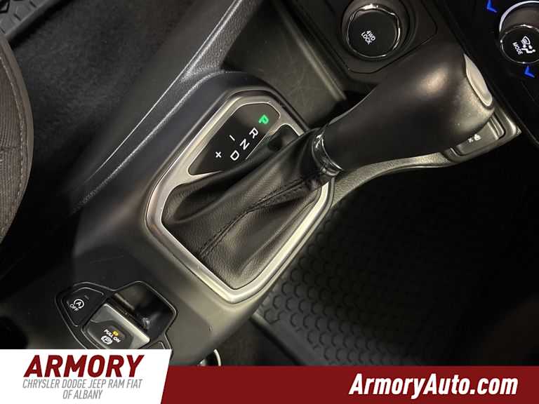 Thumbnail: 2023 Jeep Renegade - 20